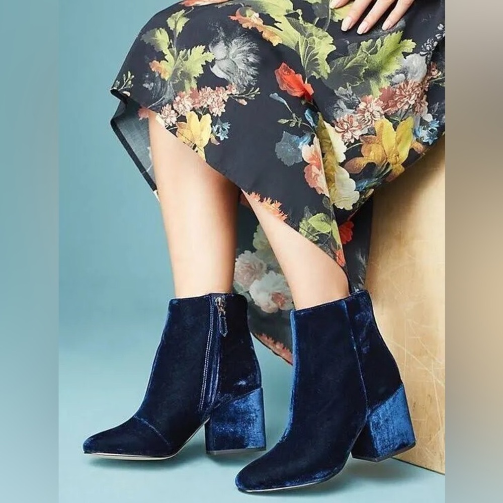 Sam Edelman Inky Navy Blue Velvet Taye Ankle Boots